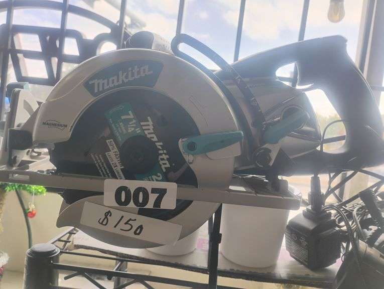 Makita 5007MGA 7-1/4" Magnesium Circular Saw. A lightweight and powerful corded circular saw featuring durable magnesium components for job site durability and precision. - $179.99