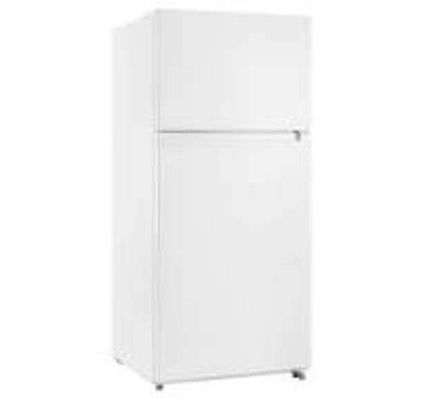 VISSANI 18 cu. ft. Top Freezer Refrigerator DOE in White RETAIL $529.00 ...