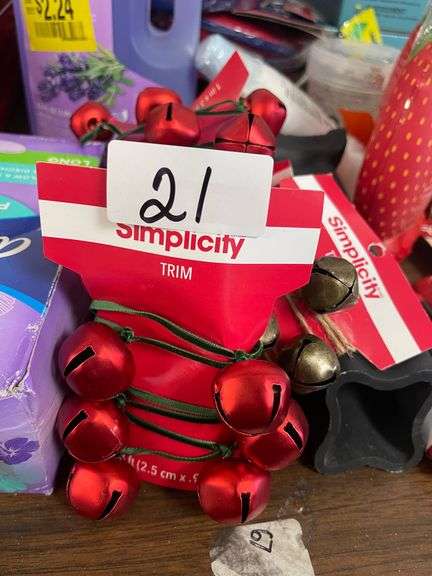 SIMPLICITY TRIM JINGLE BELLS