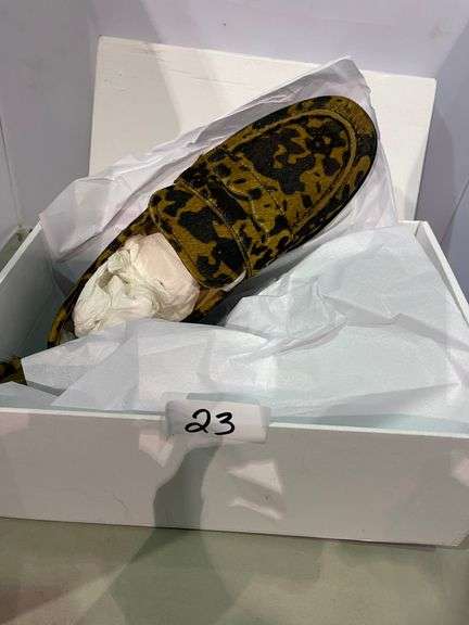 WOMENS SOFTER STORIES SHOES APPROX 9