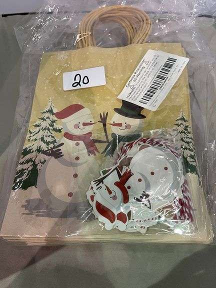 CHRISTMAS GIFT BAGS 12 IN BAG