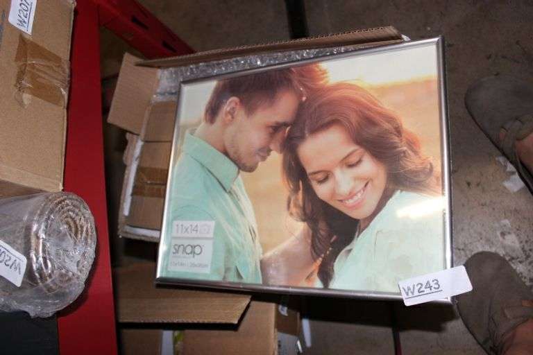 Nielsen Bainbridge Snap Basics Frame - Silver, 11" X 14" Retail:$20
