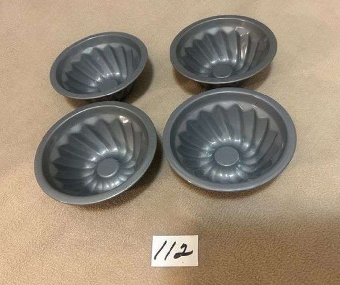 4 Small Bundt Cake Pan