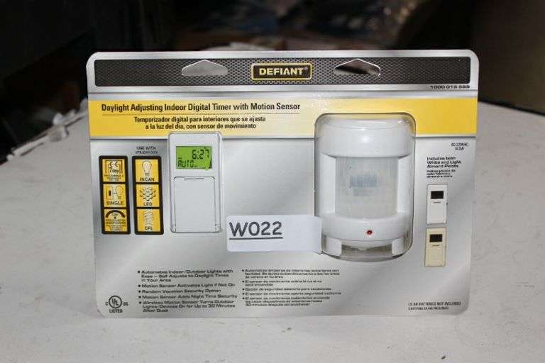 Defiant 8 Amp Indoor In-Wall Sunsmart Digital Timer Switch W/ Motion Sensor Retail:$15