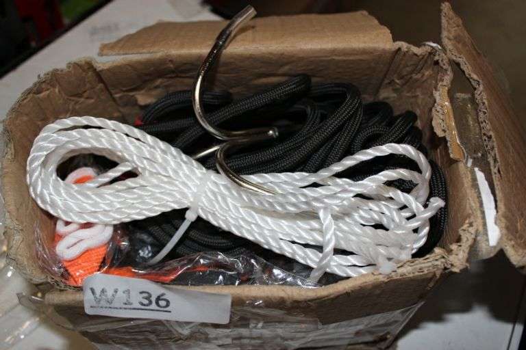 Grappling Hook With 3-Claw Stainless Steel,3 Claw Climbing Carabiner Hook For Retrieving,Outdoor Hiking,Tree Limb Removalr,Salvage. Retail:$18