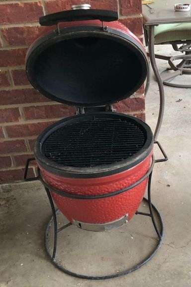 Kamabo Joe Ceramic Grill on Cast Iron Stand