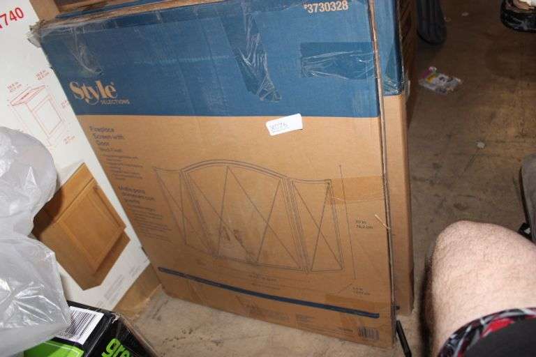 Style Selections Fireplace Screen With Door Retail:$100