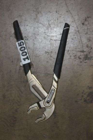 HUSKY GROOVE JOINT PLIERS