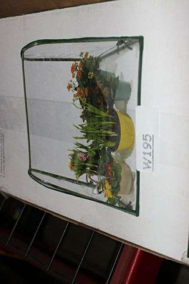Utilitech Growing Tent With Light Hangar 26-In X 18-In Retail:$25