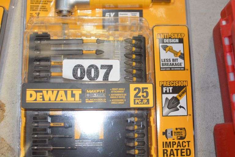 DeWalt MAXFIT ULTRA Steel Drill and Driving Bit Set with Right Angle ...