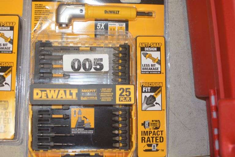 DeWalt MAXFIT ULTRA Steel Drill and Driving Bit Set with Right Angle ...