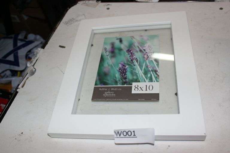 Gallery Solutions 8X10 White Floating Display Of 5X7 Photo Picture Frame, 5" X 7" Retail:$30