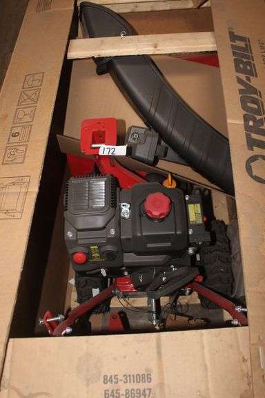 Bilt Storm 2420 208cc 24 in 2-Stage Gas Snow Blower retail $1,044.00