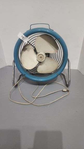 VINTAGE WINDSOR ALL METAL 12" BABY ROUND FAN