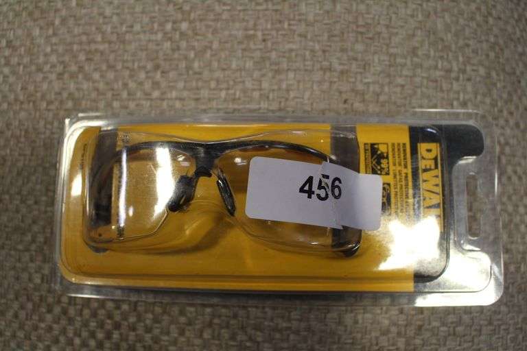 [MSRP: $27.58] DeWalt DPG108-1C Renovator Premium Safety Eyewear  Black Frame  Clear Lens - Quantity 1
