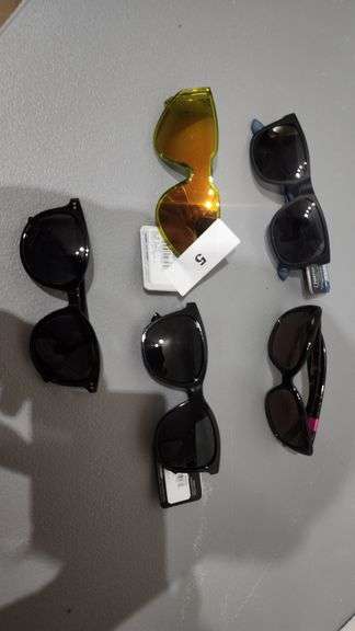 SUNGLASSES, ASSORTED LOT OF WEST LOOP AND FOSTER GRANT, VARIETY OF STYLES