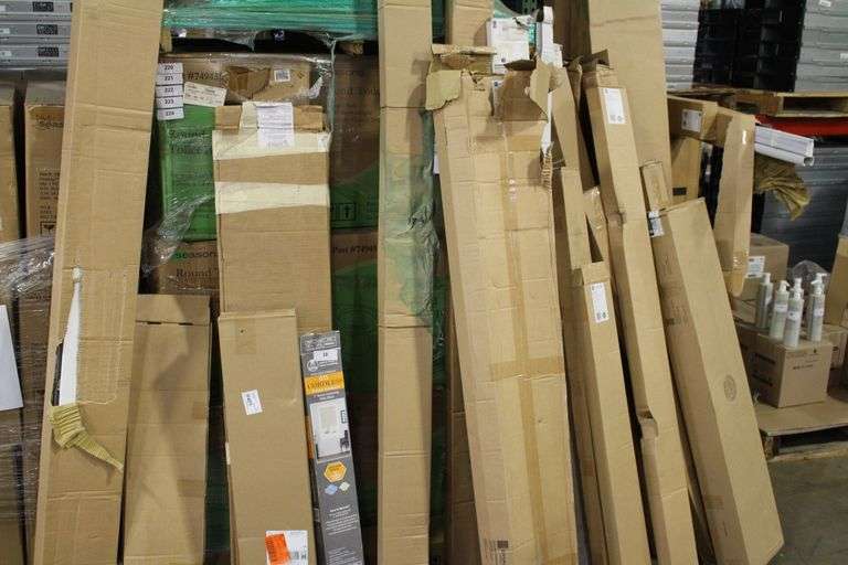 huge lot of misc blinds size varies