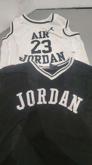 JORDAN BLACK LARGE NUMER 23 JERSEY, AND AIR JORDAN MEDIUM WHITE NUMBER 23 JERSEY