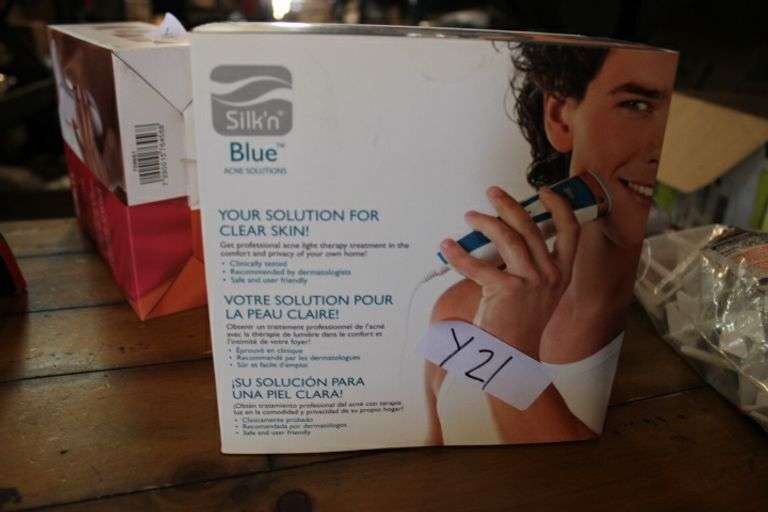 Silk'N Blue Acne Light Therapy Solutions For Clear Skin Retail:$70