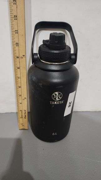 TAKEYA ACTIVES INSULATED SPOUT LID 64oz WIDE HANDLE WATER BOTTLE MSRP $55