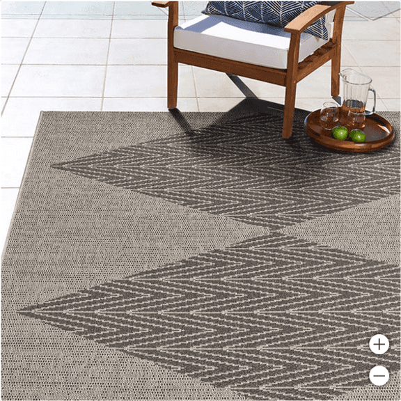 RAVENNA INDOOR/OUTDOOR RUG,8 X 10 RETAIL $100