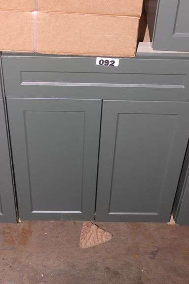LOWER SHAKER GRAY W/CABINET 24"W x 24"D