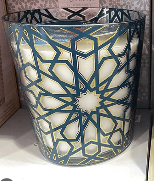 MAYFIELD LUXURY 135OZ. CANDLE ( 9 IN H X 8 IN DIAMETER) RETAIL $59 AT COSTCO