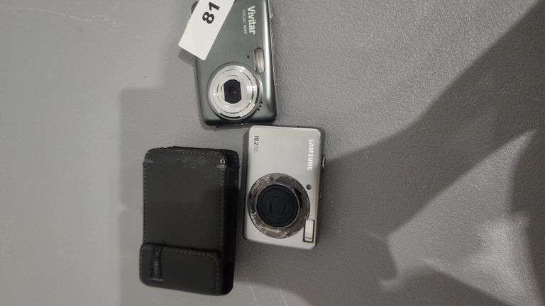 SAMSUNG INTELLIGENT LCD 10.2 MEGA PIXEL CAMERA W/ BLACK HOLDER, AND VITAR VIVICAM X029 DIGITAL LENS 7mm F3.7 CAMERA