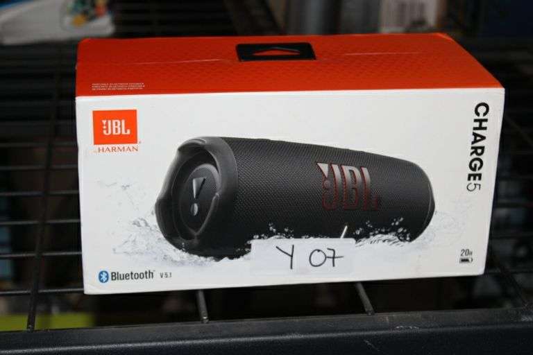 Jbl Charge 5 Portable Speaker System - Black [Not Charging] Retail:$120