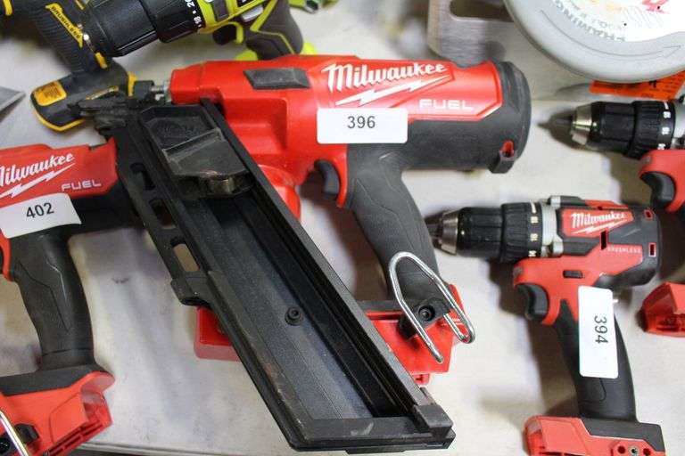 [MSRP: $379.00] Milwaukee M18 FUEL 3-1/2 in. 18-Volt 30-Degree Lithium-Ion Brushless Cordless Framing Nailer (Tool-Only) [untested]