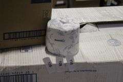 [✓] [MSRP: $44.36] Renown Single Roll 2-Ply 4 in. x 3.75 in. Toilet Paper (500 Sheets Per Roll, 96 Rolls Per Case), White