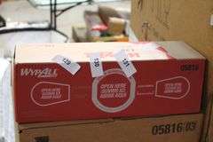 [EXT MSRP: $409.92] WYPALL L30 Wipers  16 2/5 x 9 4/5  White  Pop-Up Box