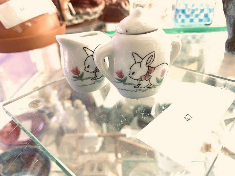 Small Asian Sugar and Creamer Set