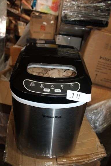 Magic Chef 27-Lb. Countertop Ice Maker Retail:$220