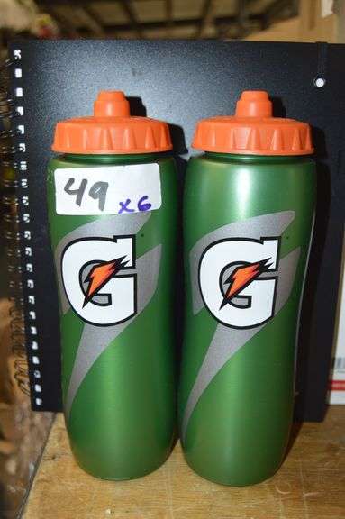 Gatorade reusable 32oz Green & Orange bottle