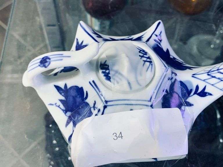 Blue and White Asian Teapot Décor
