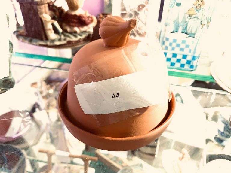 Terracotta garlic keeper