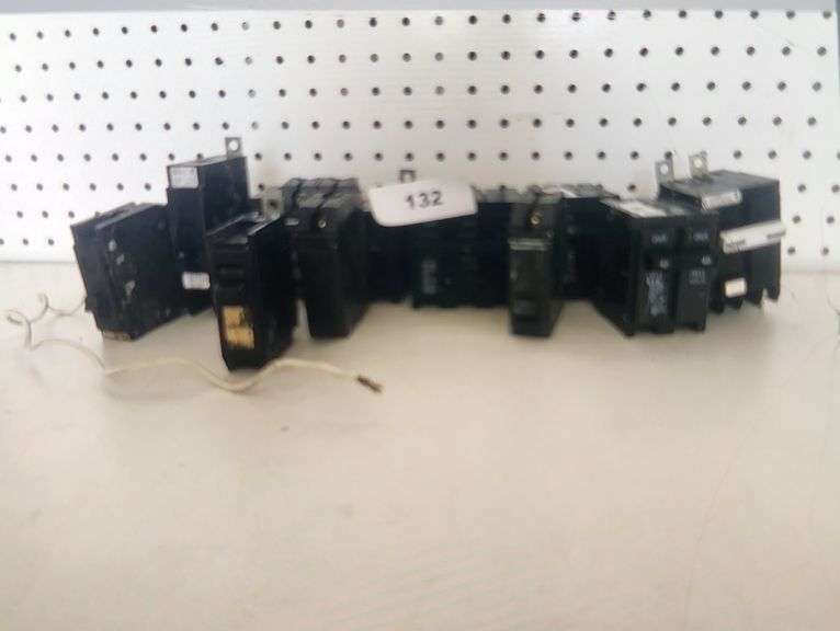 ASSORTED CIRCUIT BREAKERS
