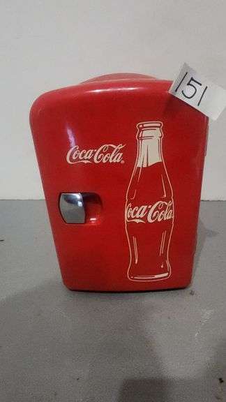 INTERTEK COCA COLA MINI FRIDGE 7 in X 10 in X 10 in NO. KWC-4