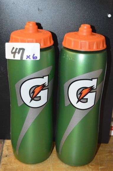 Gatorade reusable 32oz Green & Orange bottle