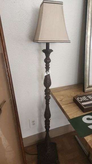 VINTAGE WOODEN FLOOR LAMP, HOME DÉCOR
