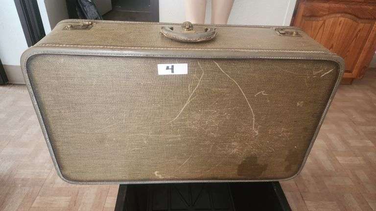 VINTAGE SUITCASE OLIVE GREEN