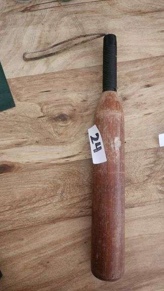 VINTAGE WOODEN BILLY BAT
