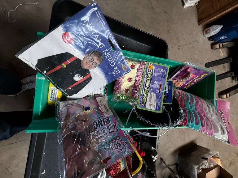 TRAY FULL OF HALLOWEEN RELATED ACCESSORIES