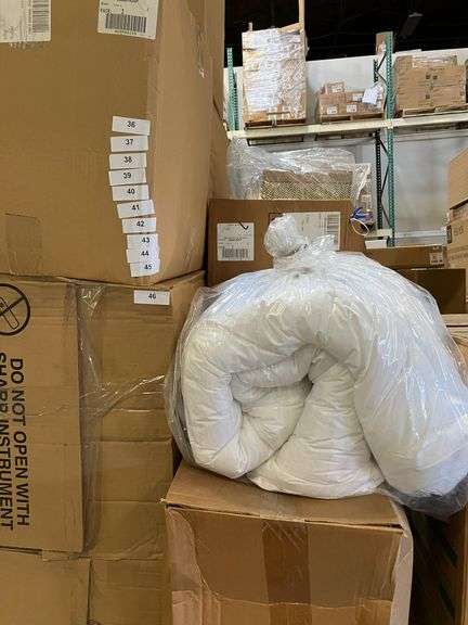 [✓] [MSRP: $87.00] Hollander Avendra Down Altenrative Comforter Sewn Through Box, Full, Case of 2
