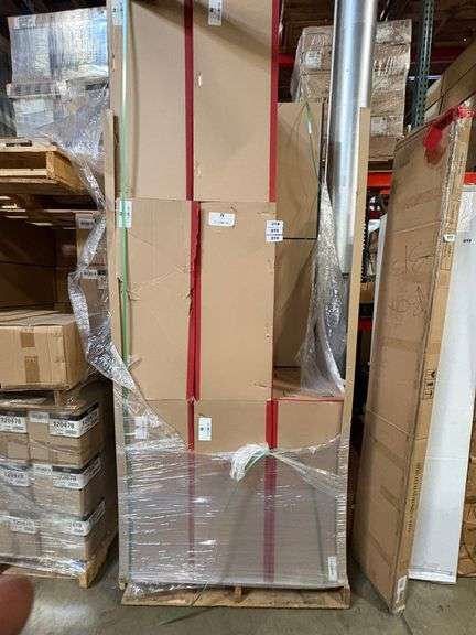 [EXT MSRP: $424.75] 31 x 22 bathroom vanity top