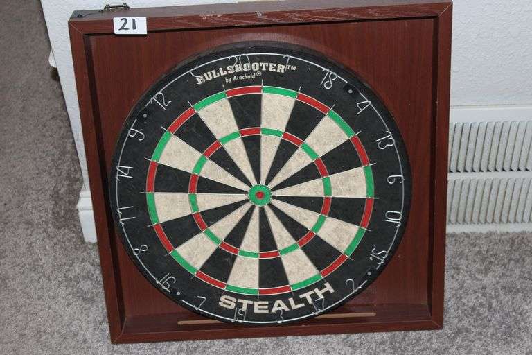 REGULATION BRISTLE DART BOARD
