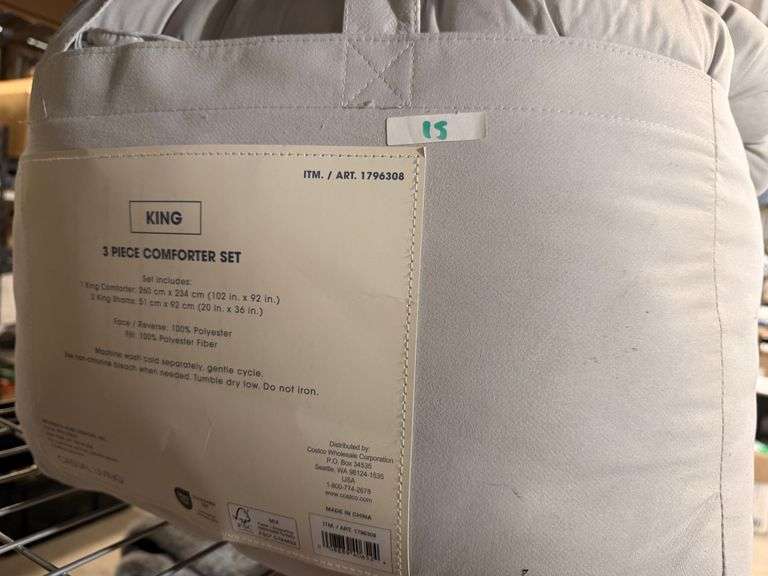 Casual Living- 3 piece comforter