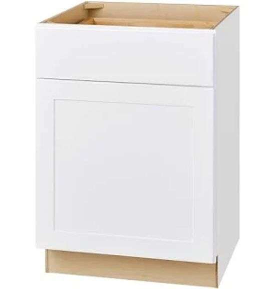 HAMPTON BAY 24" BASE SHAKER CABINET B24 100024378 $306.00