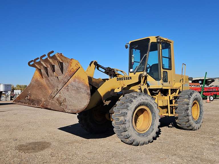 Dresser 518 Wheel Loader w/ 8’ Bucket - Armstrong Western LLC
